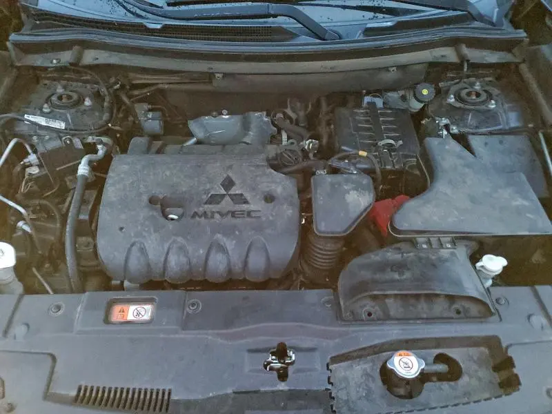 2019 MITSUBISHI OUTLANDER SE  