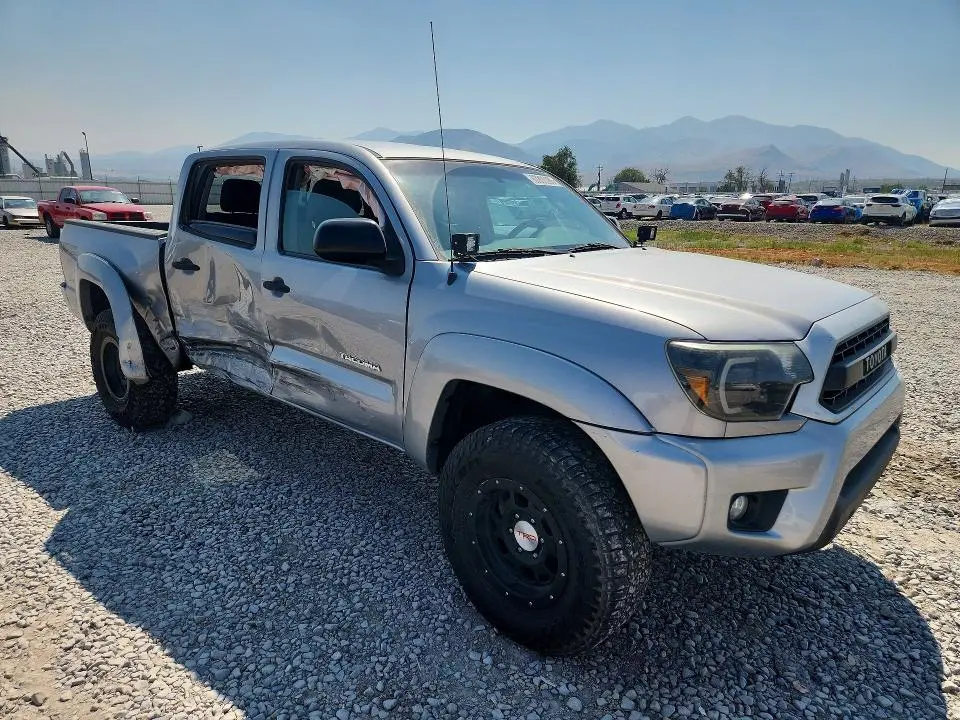 2015 TOYOTA TACOMA V6  