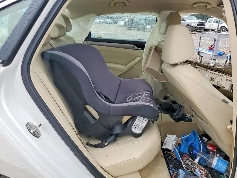 2015 VOLKSWAGEN PASSAT S  
