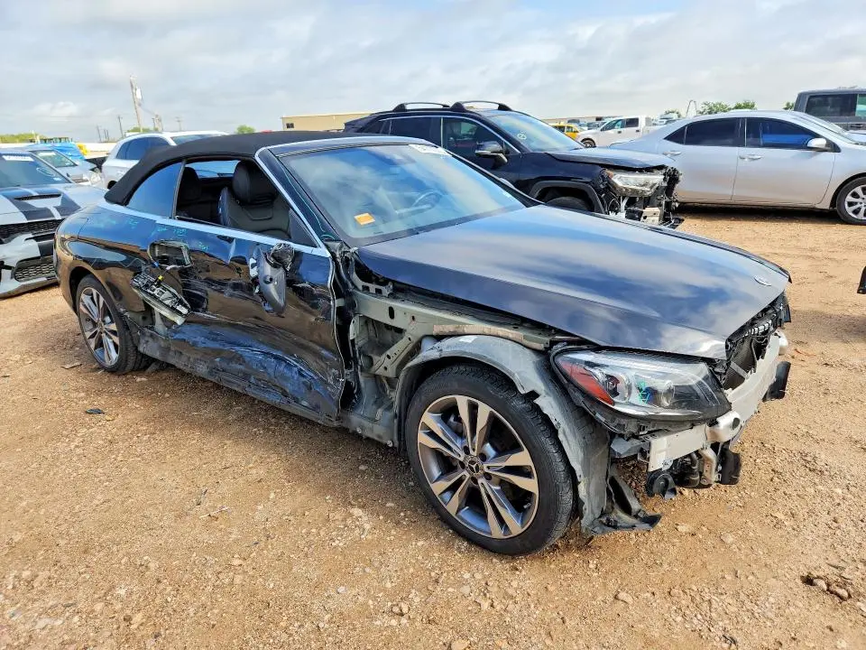 2023 MERCEDES-BENZ C 300  