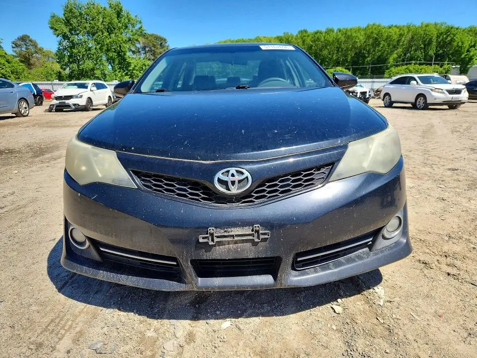 2014 TOYOTA CAMRY SE  