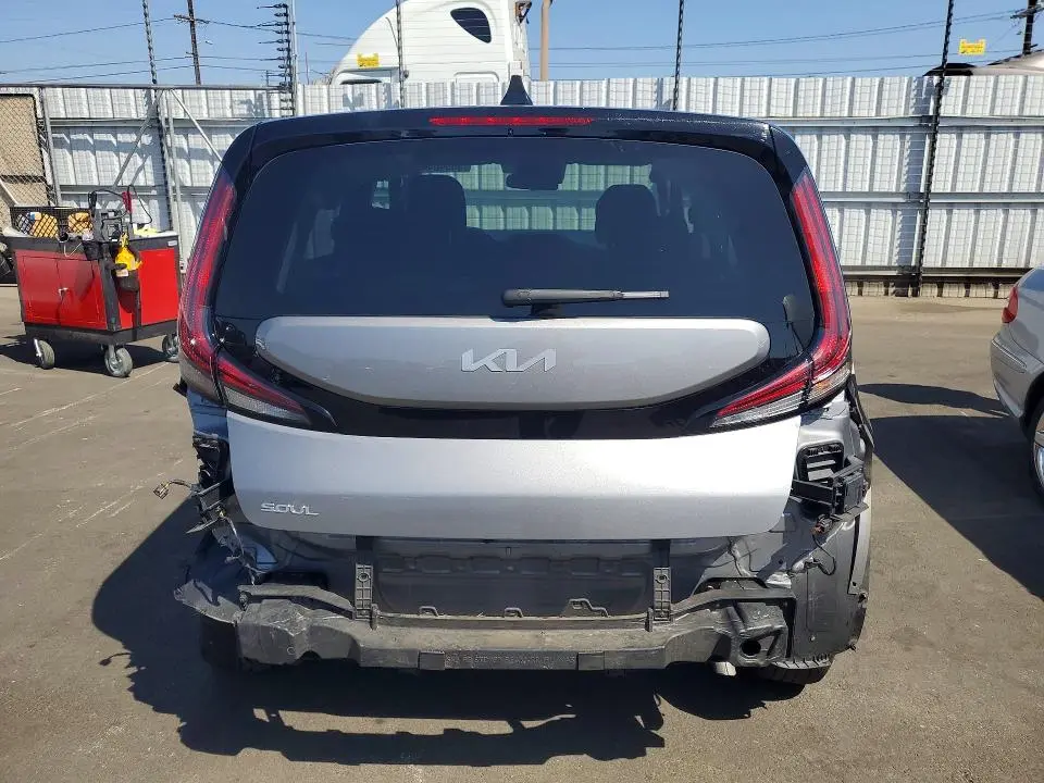 2025 KIA SOUL LX  