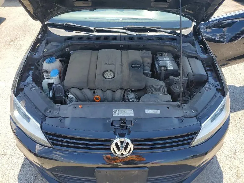 2013 VOLKSWAGEN JETTA SE  