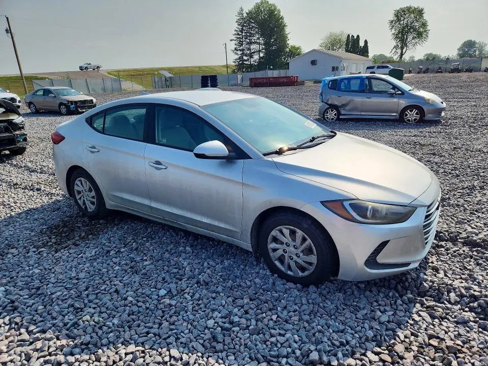 2017 HYUNDAI ELANTRA SE  