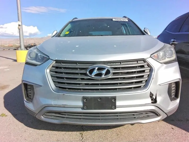 2017 HYUNDAI SANTA FE SE  