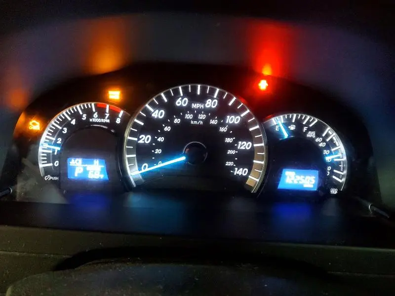 2014 TOYOTA CAMRY SE  