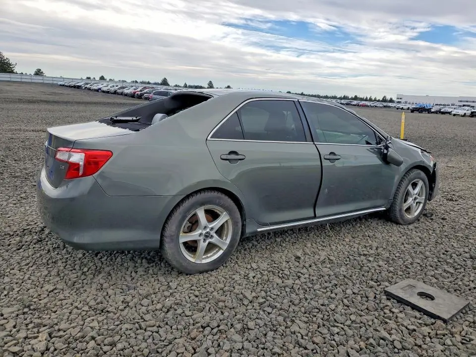 2014 TOYOTA CAMRY LE  