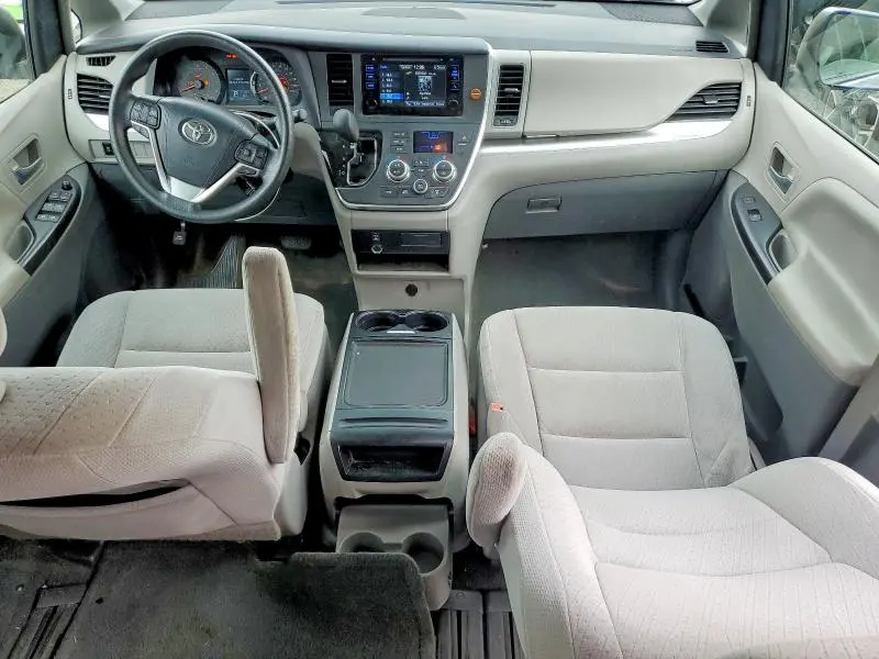 2015 TOYOTA SIENNA LE  