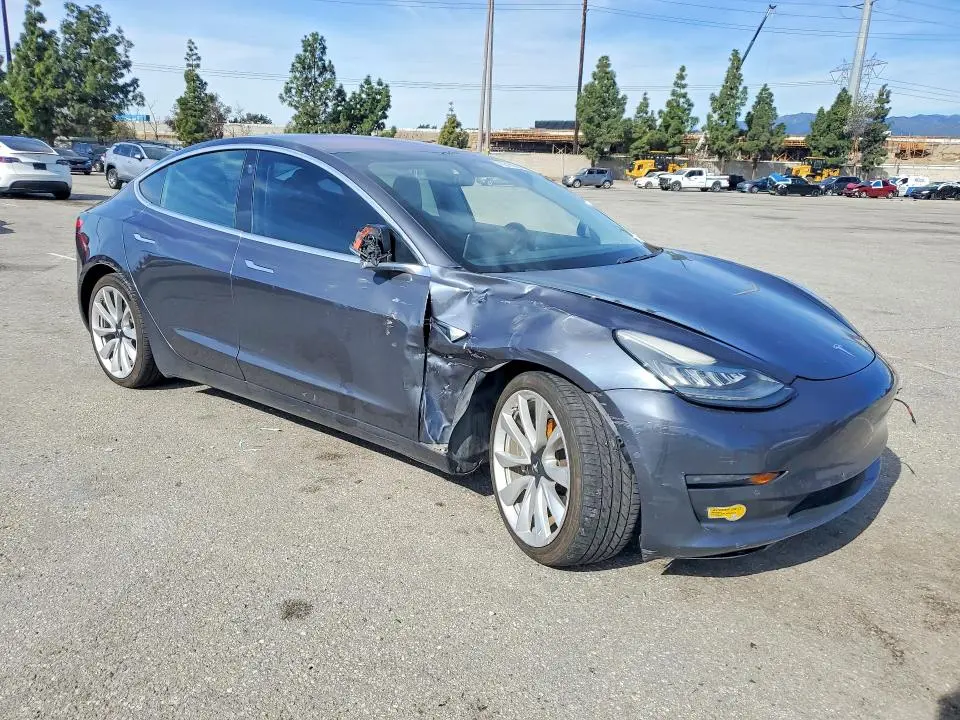 2018 TESLA MODEL 3   