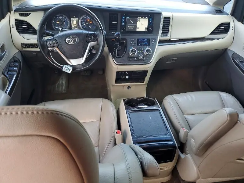2017 TOYOTA SIENNA XLE 8-PASSENGER  