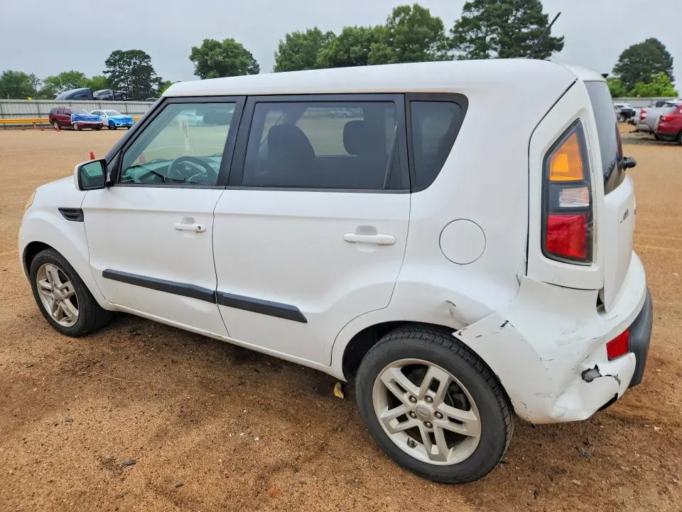 2011 KIA SOUL +  