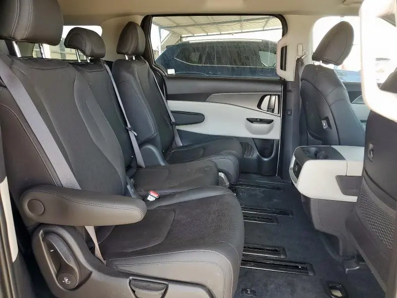 2023 KIA CARNIVAL LX  
