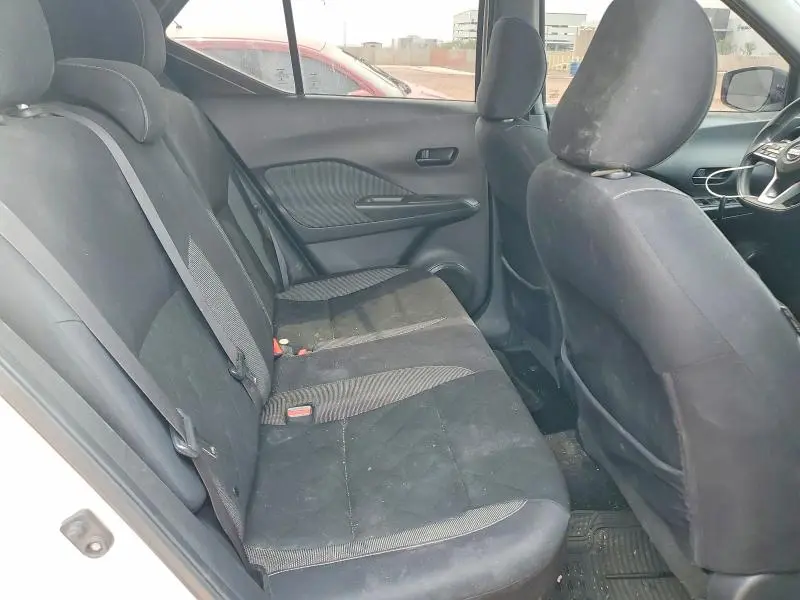 2019 NISSAN KICKS S  