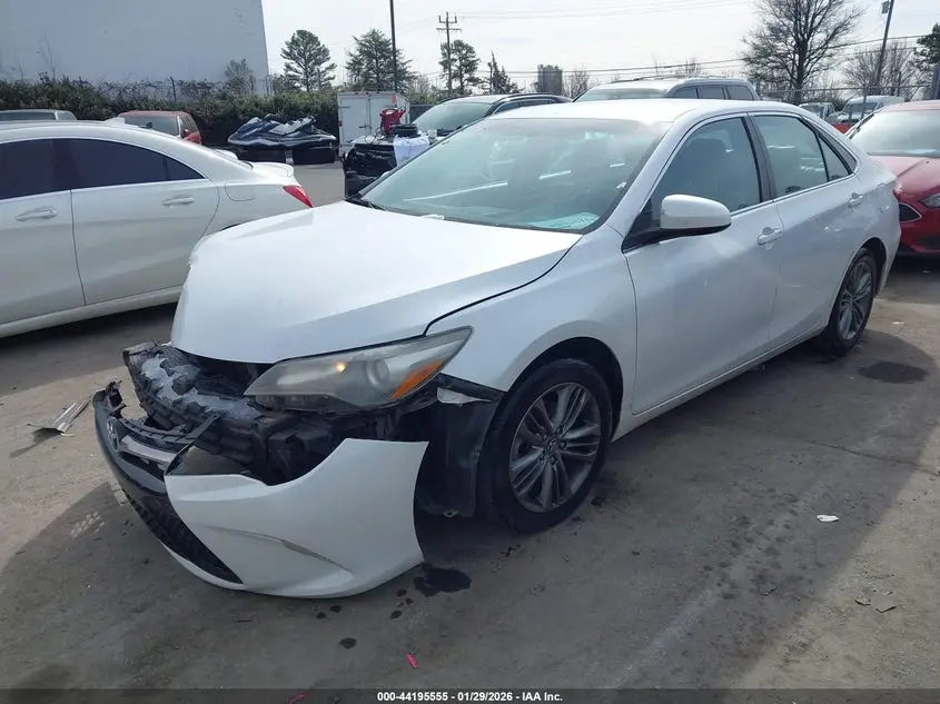 2016 TOYOTA CAMRY SE