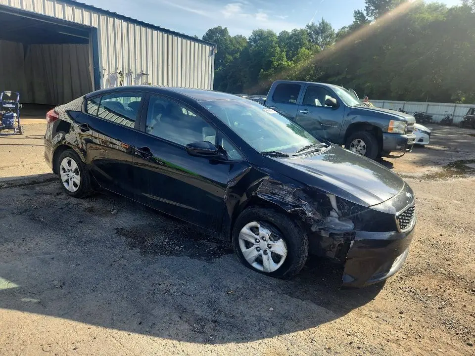 2017 KIA FORTE LX  