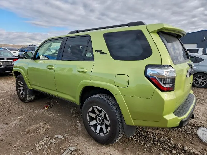 2023 TOYOTA 4RUNNER SE  