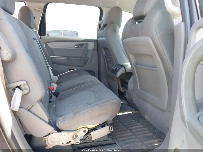 2016 CHEVROLET TRAVERSE LS
