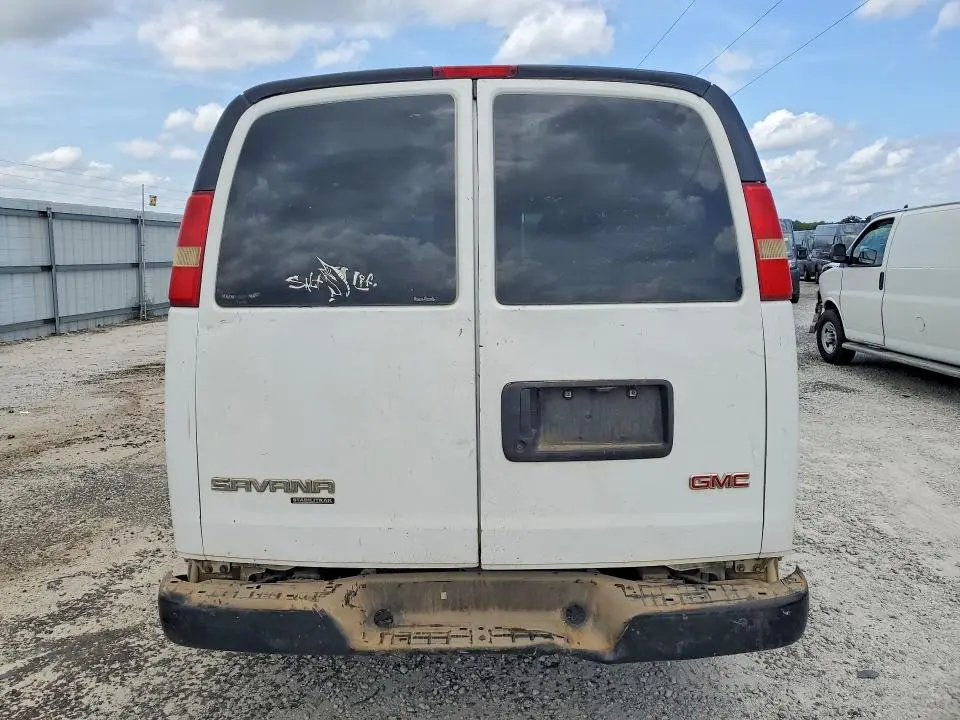 2010 GMC SAVANA G2500  