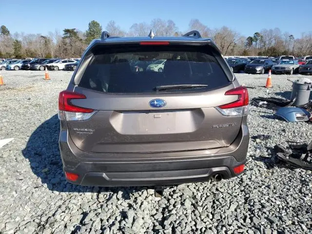 2022 SUBARU FORESTER LIMITED