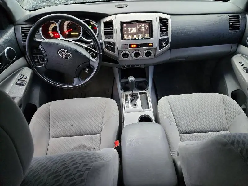 2011 TOYOTA TACOMA V6  