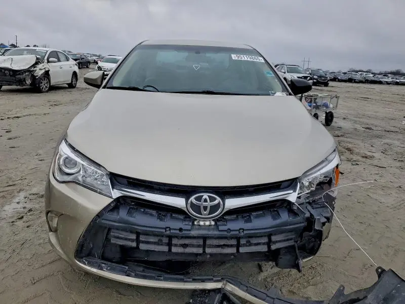 2016 TOYOTA CAMRY LE  
