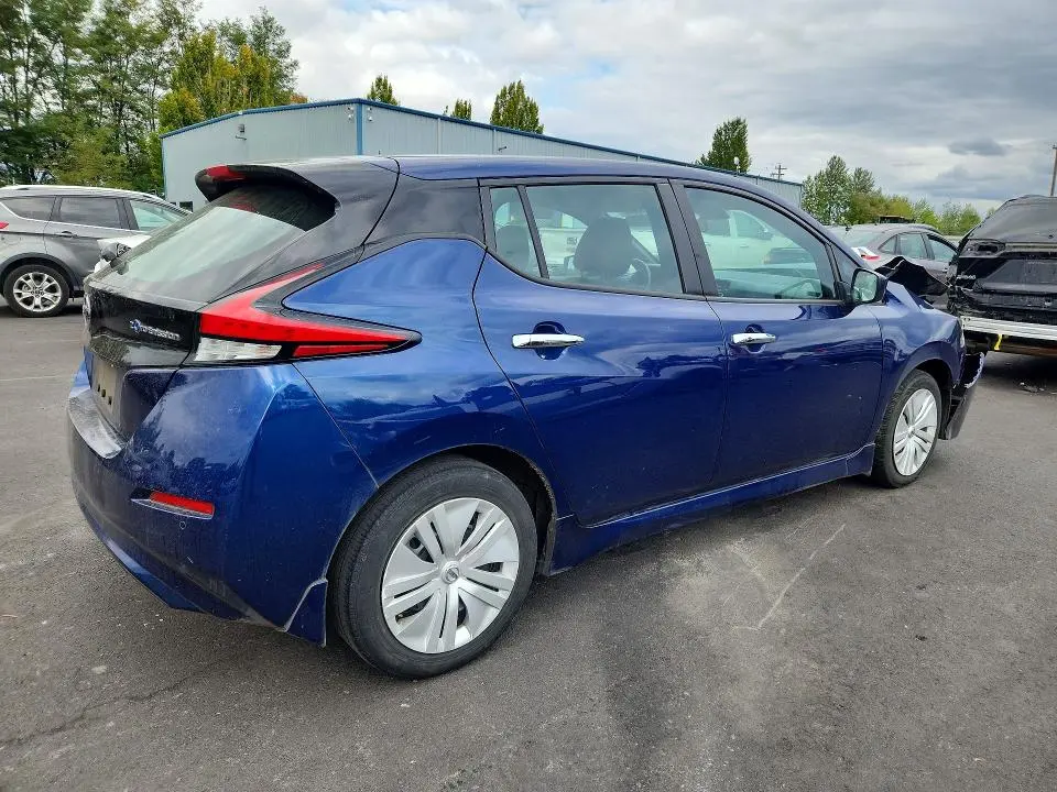 2020 NISSAN LEAF S  