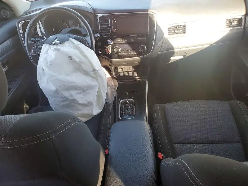 2017 MITSUBISHI OUTLANDER SE  