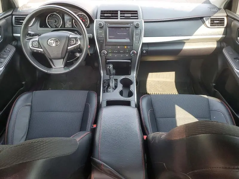2017 TOYOTA CAMRY SE  
