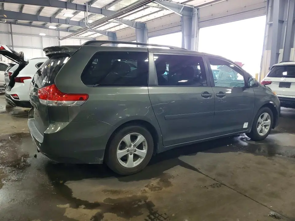 2011 TOYOTA SIENNA LE  