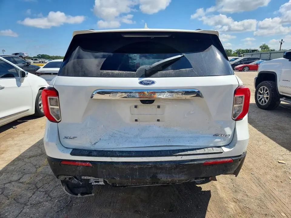 2021 FORD EXPLORER XLT  