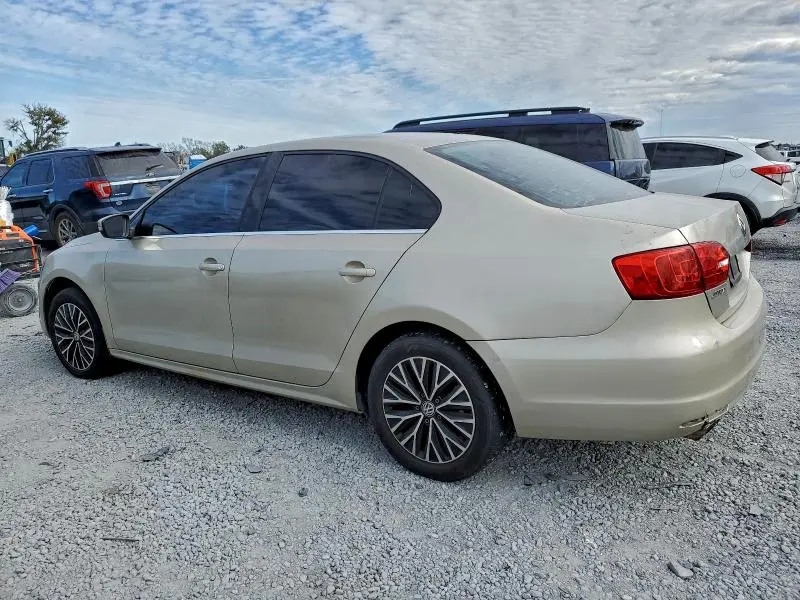 2013 VOLKSWAGEN JETTA SE  
