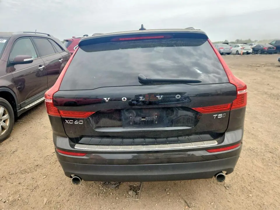 2021 VOLVO XC60 T5 MOMENTUM  