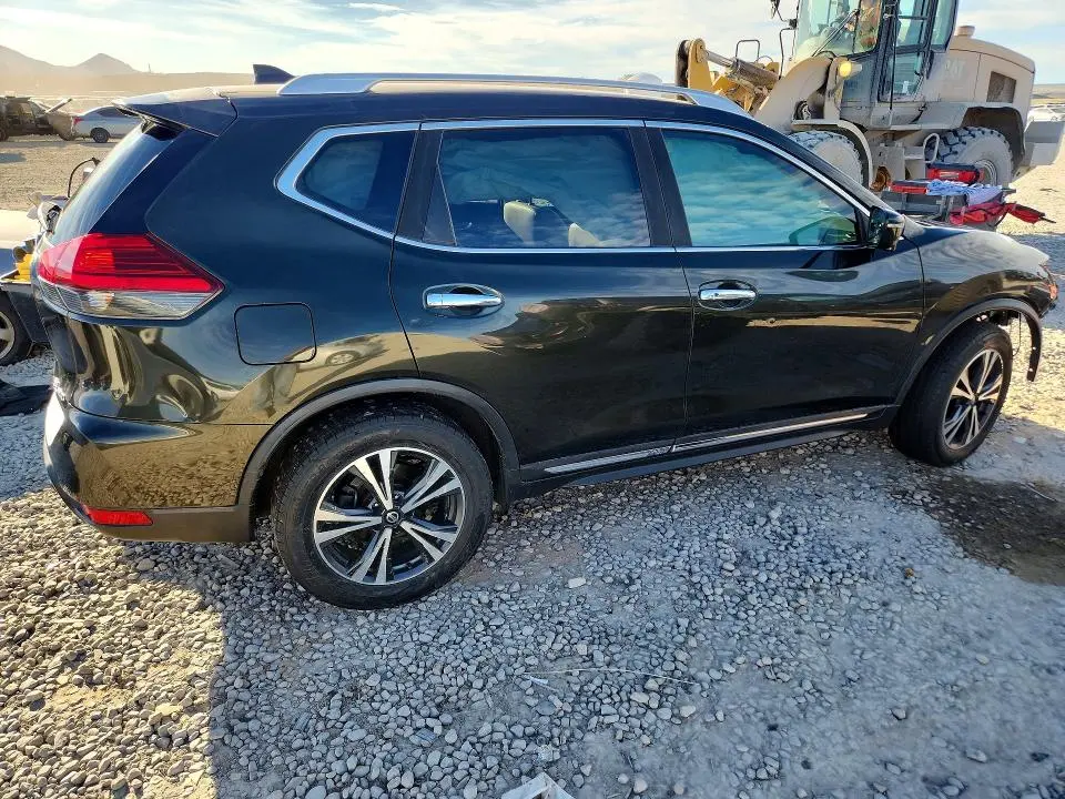 2017 NISSAN ROGUE SL  
