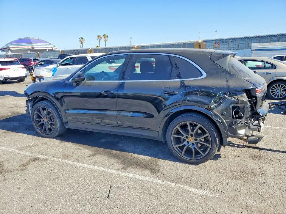 2023 PORSCHE CAYENNE BASE/PLATINUM EDITION  