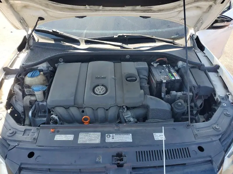 2012 VOLKSWAGEN PASSAT SE  