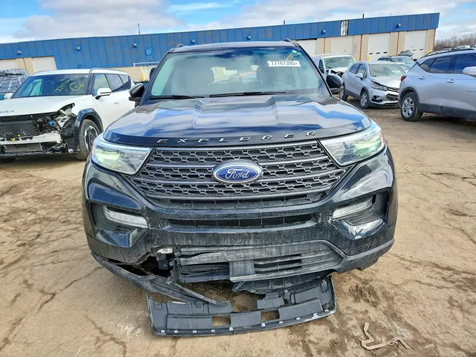 2023 FORD EXPLORER XLT  