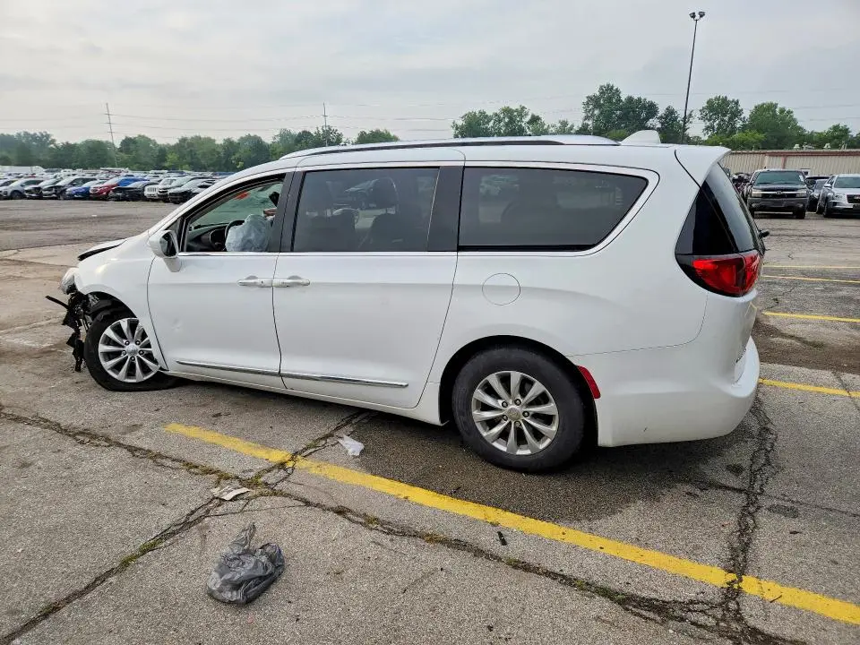 2018 CHRYSLER PACIFICA TOURING L PLUS  