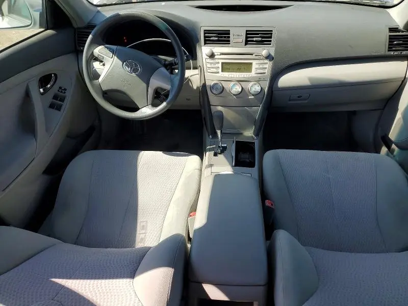 2010 TOYOTA CAMRY LE V6  