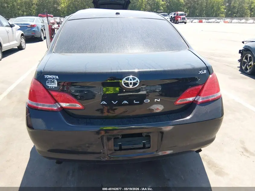 2010 TOYOTA AVALON XLS