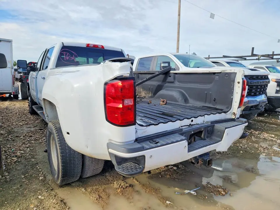 2017 GMC SIERRA K3500 DENALI  