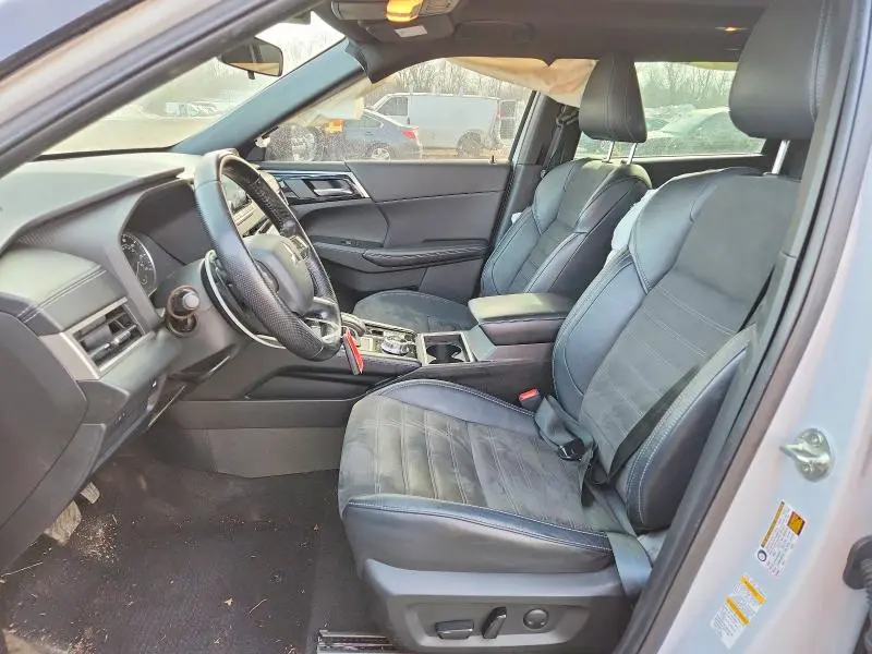 2022 MITSUBISHI OUTLANDER SE  