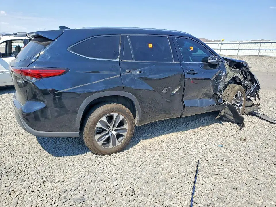 2021 TOYOTA HIGHLANDER HYBRID XLE  