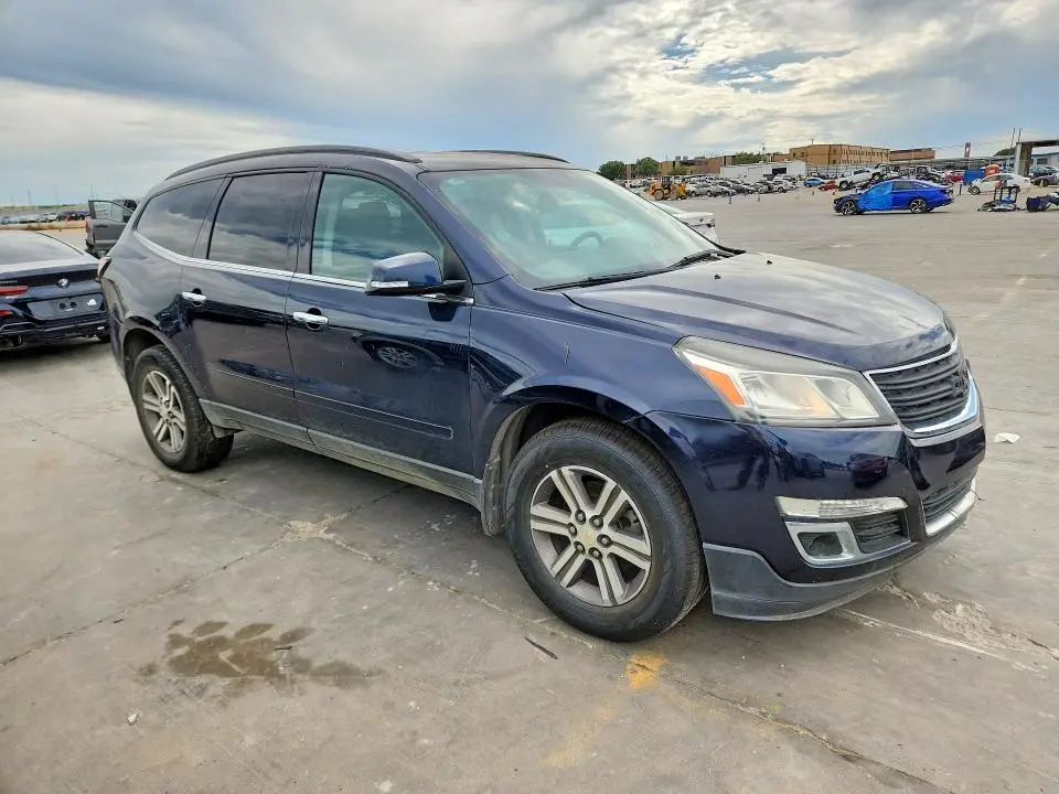 2017 CHEVROLET TRAVERSE LT  