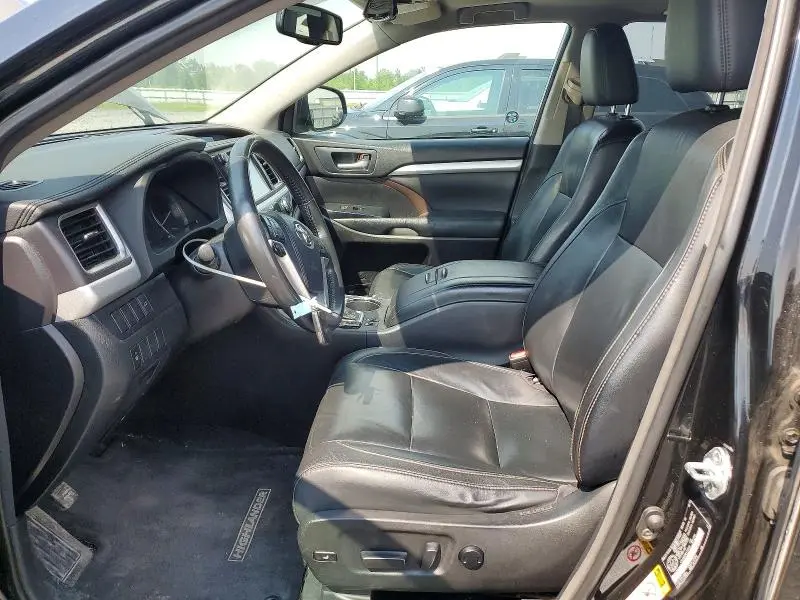 2015 TOYOTA HIGHLANDER XLE  