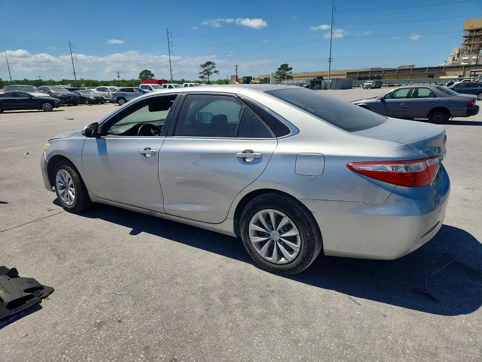 2016 TOYOTA CAMRY LE  