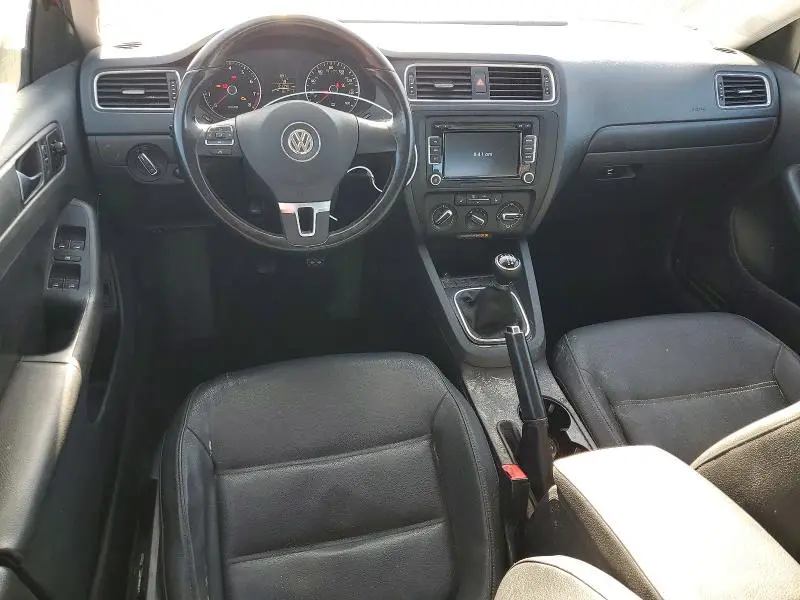 2012 VOLKSWAGEN JETTA SE  