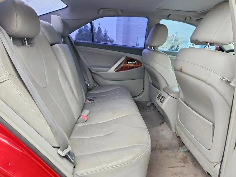 2010 TOYOTA CAMRY XLE V6  