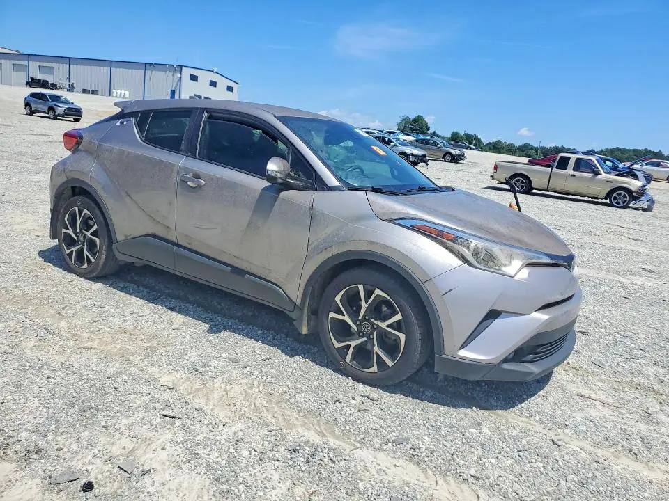 2018 TOYOTA C-HR XLE  