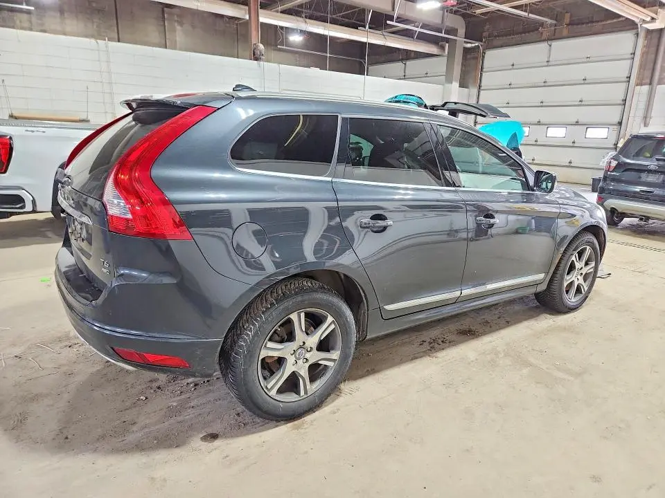 2014 VOLVO XC60 T6  