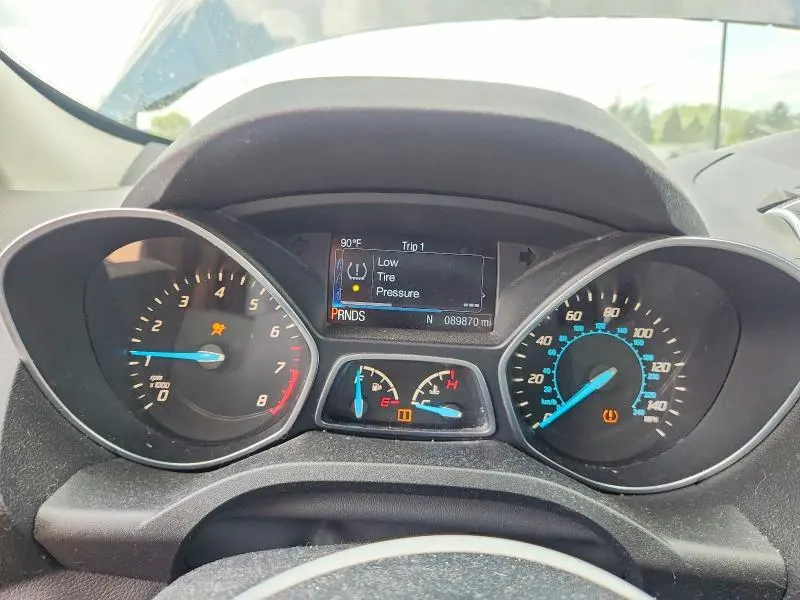 2016 FORD ESCAPE SE  